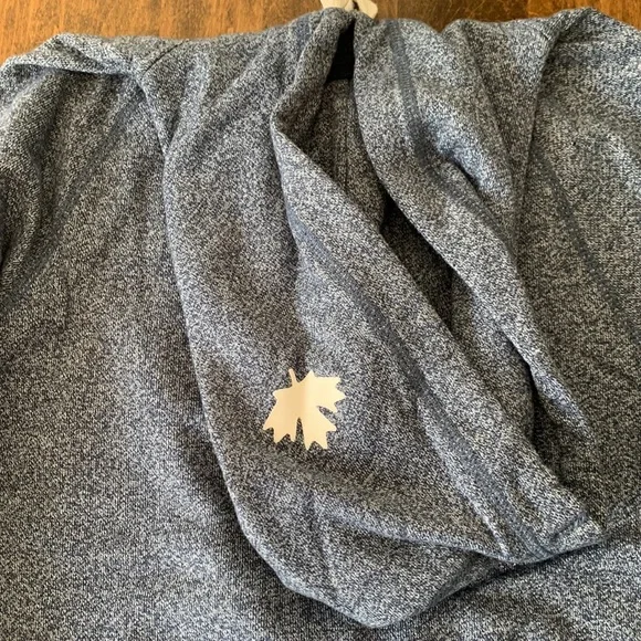 Roots hoodie. - Picture 5 of 7